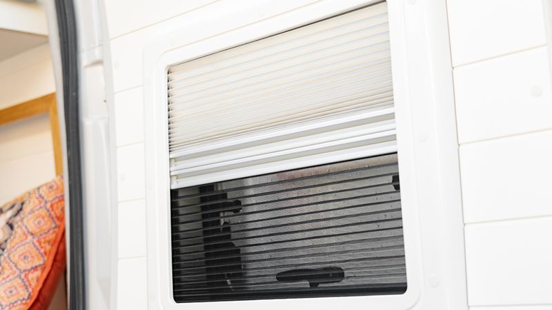 En venta Fiat Ducato L2H2 Blanco 2023 Sevilla foto 2