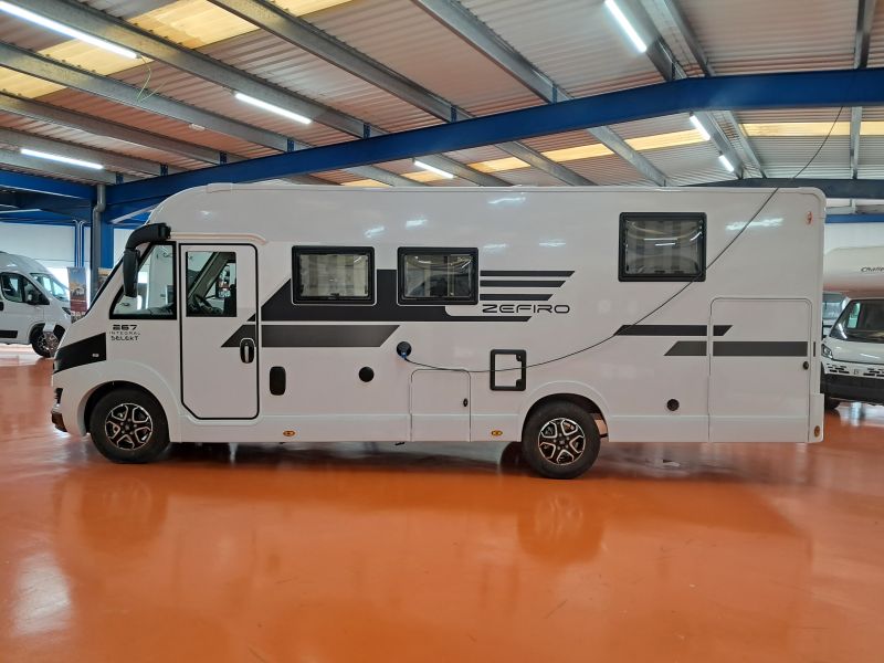 En venta Roller Team Roller Team Fiat Zefiro 267 MH Integral Ultra Selekt 180 CV 2025 Gris 2025 Barcelona foto 3