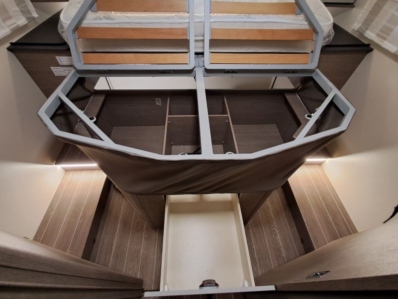 En venta Roller Team Roller Team Fiat Zefiro 267 MH Integral Ultra Selekt 180 CV 2025 Gris 2025 Barcelona foto 14