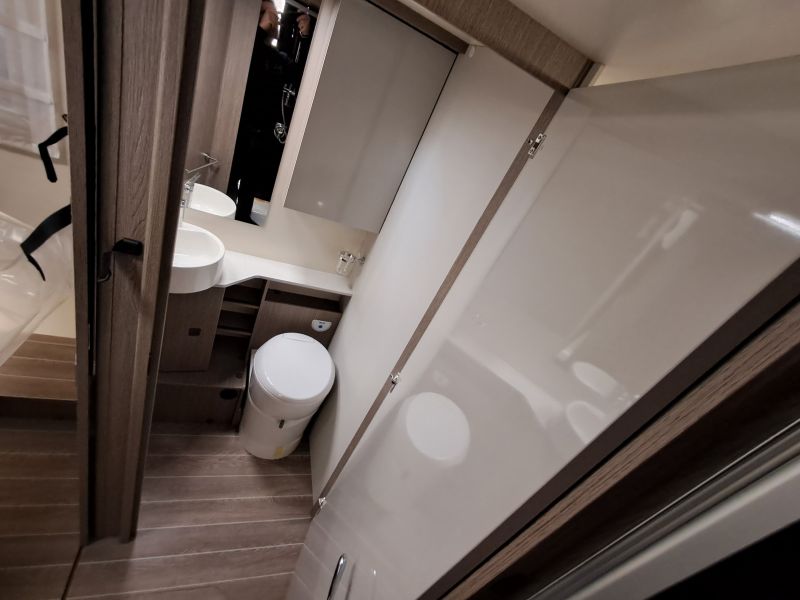 En venta Roller Team Roller Team Fiat Zefiro 267 MH Integral Ultra Selekt 180 CV 2025 Gris 2025 Barcelona foto 17