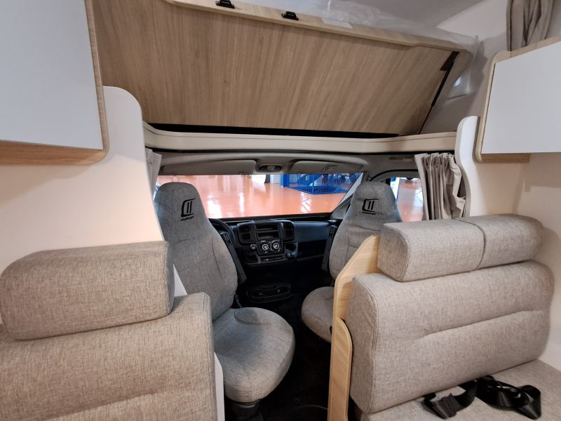 En venta Challenger Challenger Fiat C256 Break Edition Capuchina 2025 Blanco 2025 Barcelona foto 11