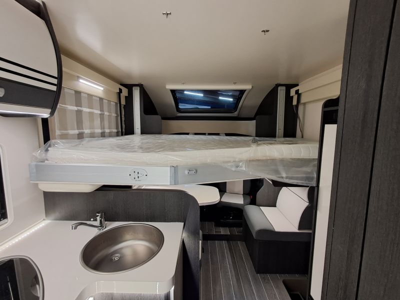 En venta Roller Team Roller Team Ford Kronos 265 TL 165 CV 2025 Gris 2025 Barcelona foto 12