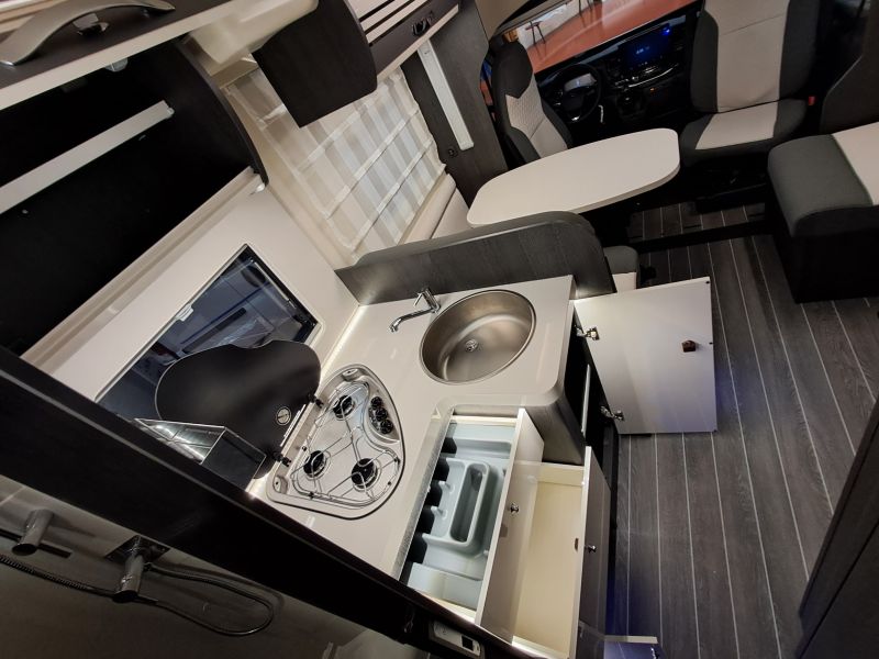 En venta Roller Team Roller Team Ford Kronos 265 TL 165 CV 2025 Gris 2025 Barcelona foto 14