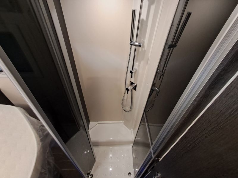 En venta Roller Team Roller Team Ford Kronos 265 TL 165 CV 2025 Gris 2025 Barcelona foto 19