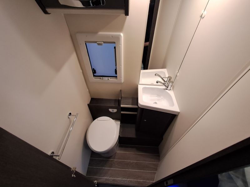 En venta Roller Team Roller Team Ford Kronos 265 TL 165 CV 2025 Gris 2025 Barcelona foto 20