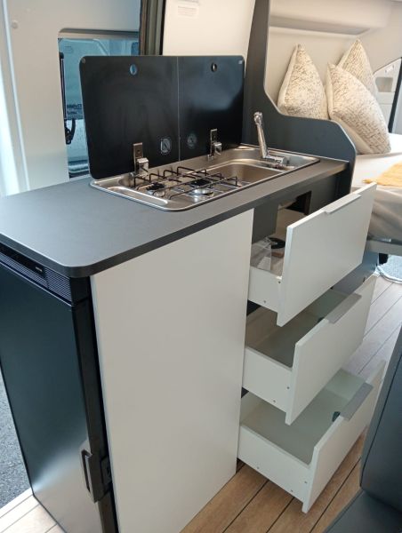 En venta Adria Furgoneta Camper - Elios 54 T Skylift Blanco 2024 Guipúzcoa foto 3