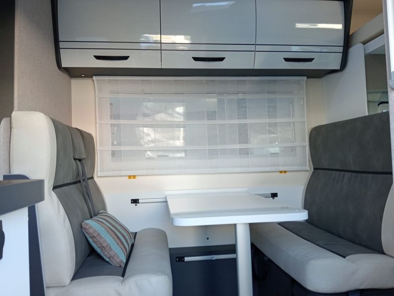 En venta McLouis Autocaravana Capuchina - Glamys 320 Blanco 2025 Guipúzcoa foto 2