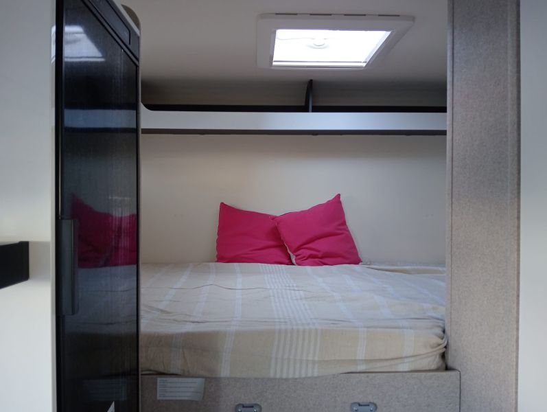 En venta McLouis Autocaravana Capuchina - Glamys 320 Blanco 2025 Guipúzcoa foto 9