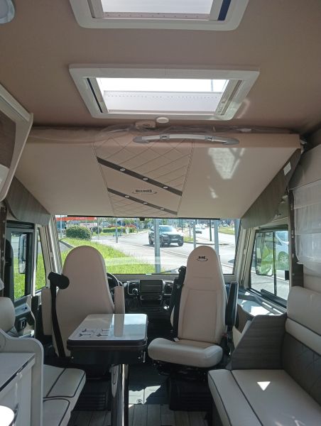 En venta McLouis Autocaravana Integral - Nevis 881 Blanco 2025 Guipúzcoa foto 2