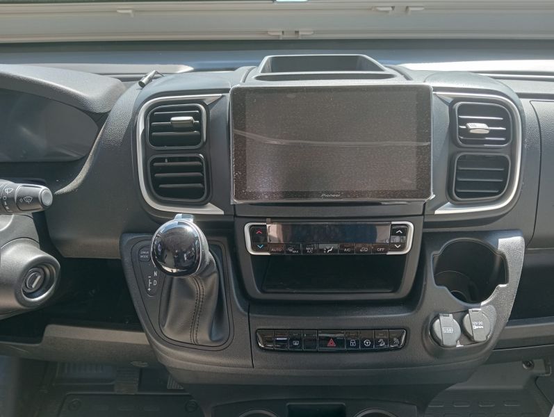 En venta McLouis Autocaravana Integral - Nevis 881 Blanco 2025 Guipúzcoa foto 5