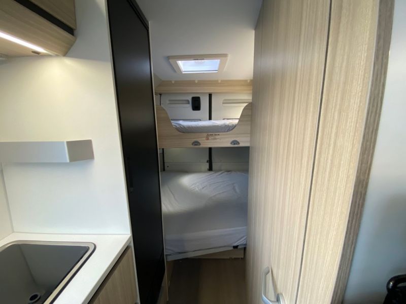 En venta Adria Twin Axess 600 SP family ocasión Blanco 2022 Barcelona foto 9