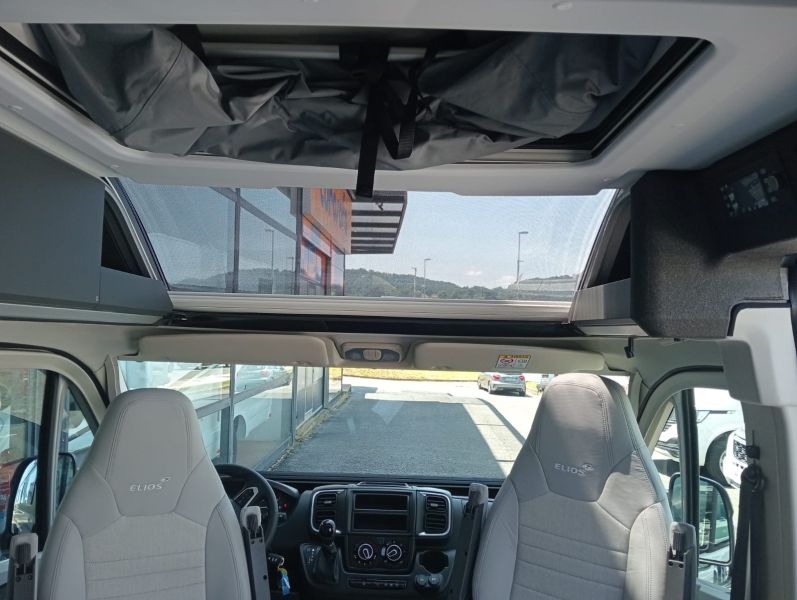 En venta Adria Elios 63 GX Skylift Blanco 2025 Guipúzcoa foto 4