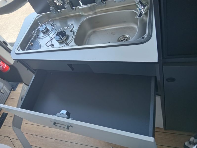 En venta Adria Elios 63 GX Skylift Blanco 2025 Guipúzcoa foto 6