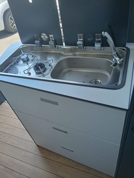 En venta Adria Elios 63 GX Skylift Blanco 2025 Guipúzcoa foto 5