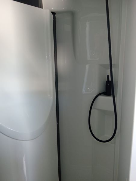 En venta Adria Elios 63 GX Skylift Blanco 2025 Guipúzcoa foto 10