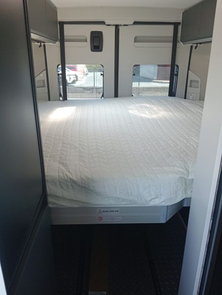 En venta Adria Elios 63 GX Skylift Blanco 2025 Guipúzcoa foto 11
