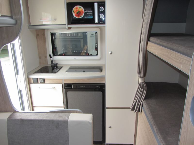 En venta Across Safari 430 CDL ( 750 kg ) Blanco 2026 Sevilla foto 6