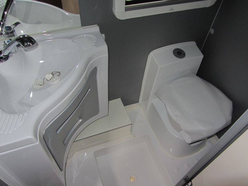 En venta Across Safari 430 CDL ( 750 kg ) Blanco 2026 Sevilla foto 7