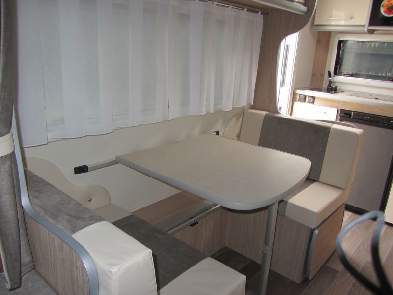 En venta Across Safari 430 CDL ( 750 kg ) Blanco 2026 Sevilla foto 8