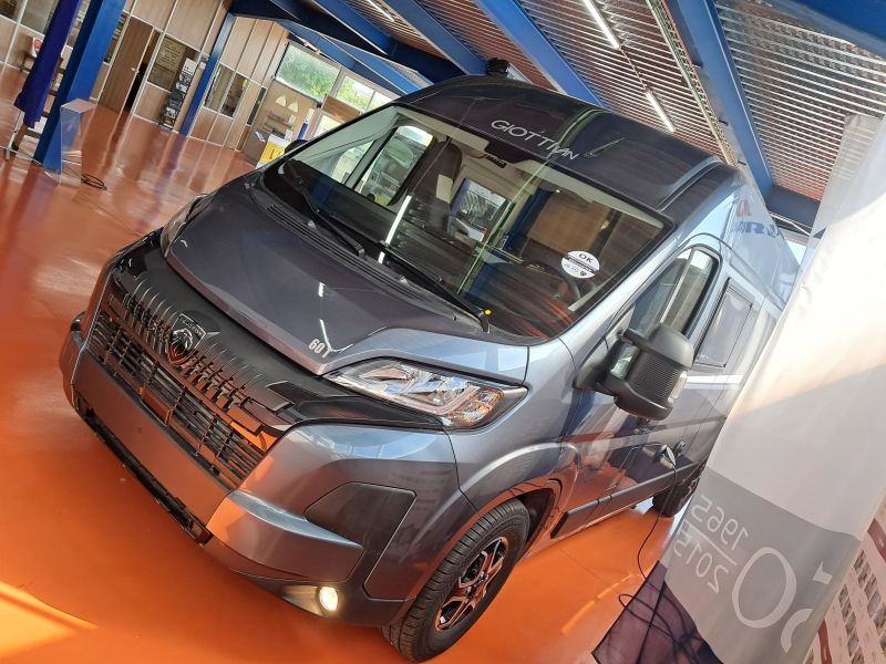 En venta Giotti LineGlobecar Giottiline Giottivan 60T 140 Premiere Edition Privilege Grigio Ferro Metal Gris 2025 Barcelona foto 2