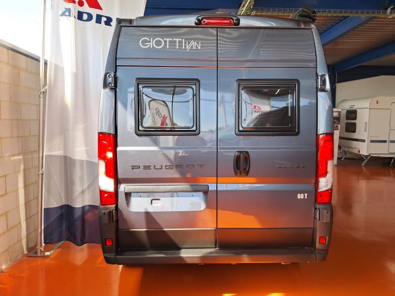 En venta Giotti LineGlobecar Giottiline Giottivan 60T 140 Premiere Edition Privilege Grigio Ferro Metal Gris 2025 Barcelona foto 3