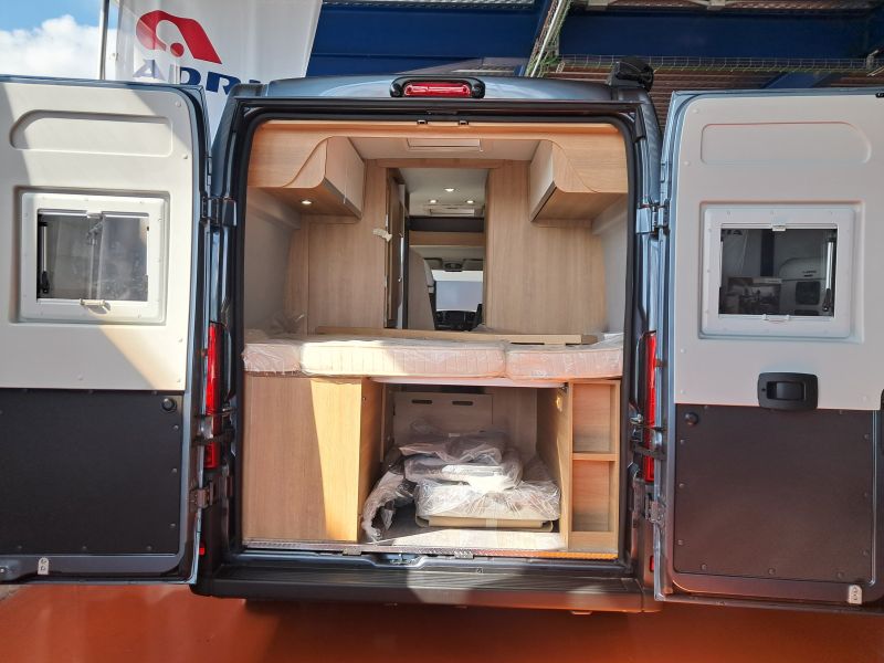 En venta Giotti LineGlobecar Giottiline Giottivan 60T 140 Premiere Edition Privilege Grigio Ferro Metal Gris 2025 Barcelona foto 5