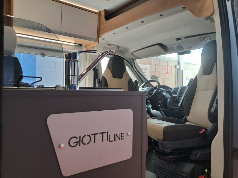 En venta Giotti LineGlobecar Giottiline Giottivan 60T 140 Premiere Edition Privilege Grigio Ferro Metal Gris 2025 Barcelona foto 6
