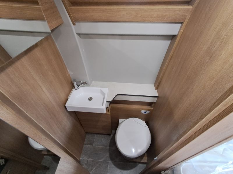 En venta Giotti LineGlobecar Giottiline Giottivan 60T 140 Premiere Edition Privilege Grigio Ferro Metal Gris 2025 Barcelona foto 13