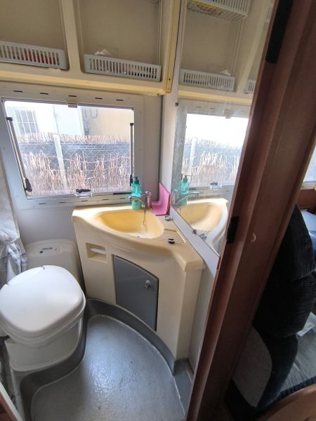 En venta Benimar Anthus 5000LF Blanco 2005 Sevilla foto 10