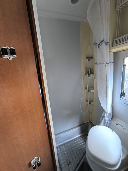 En venta Benimar Anthus 5000LF Blanco 2005 Sevilla foto 11