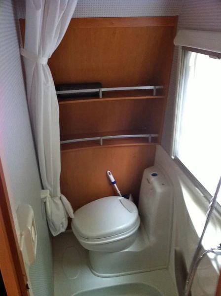 En venta Knaus Caravana Knaus Sudwind 550 FQ 6 Blanco 2006 Barcelona foto 6