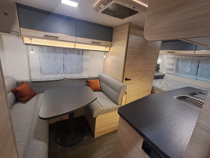 En venta Caravelair  Caravelair Alba STYLE 430 Family Blanco 2025 Barcelona foto 7