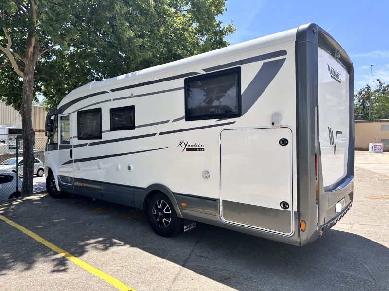 En venta Mobilvetta K-Yacht Tekno Line 89 Blanco 2017 Barcelona foto 2