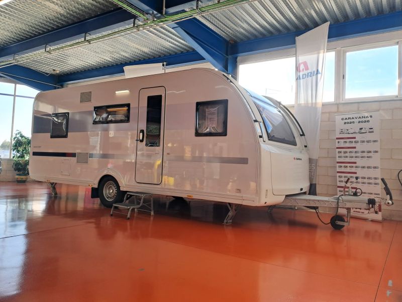 En venta Adria Adria Adora 573 PT Blanco 2025 Barcelona foto 1