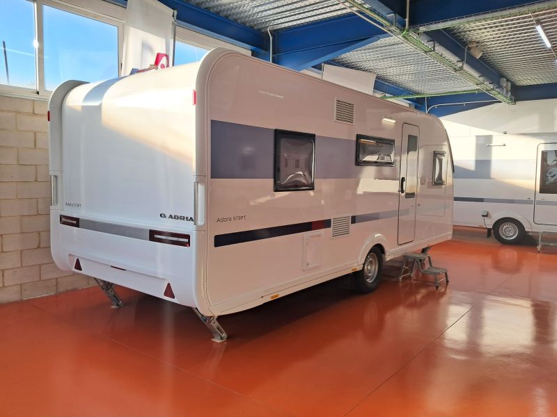 En venta Adria Adria Adora 573 PT Blanco 2025 Barcelona foto 3