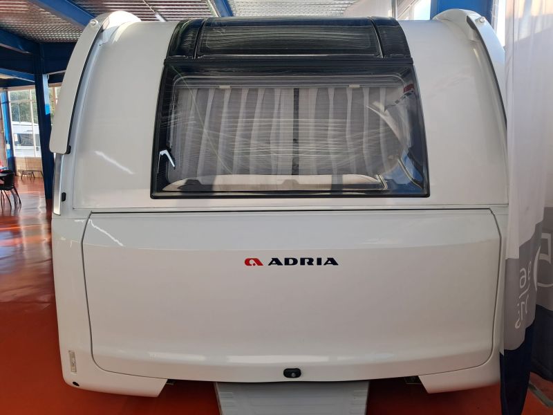 En venta Adria Adria Adora 573 PT Blanco 2025 Barcelona foto 5