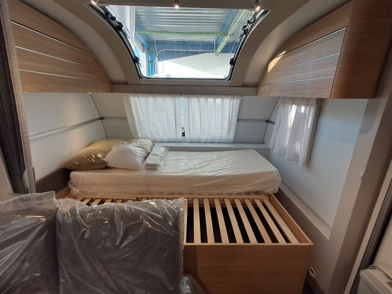 En venta Adria Adria Adora 573 PT Blanco 2025 Barcelona foto 10