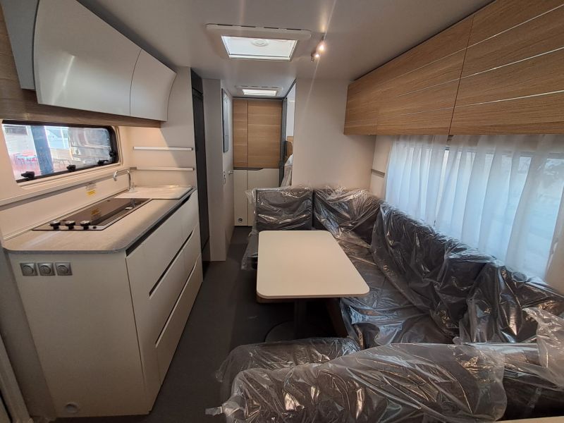 En venta Adria Adria Adora 573 PT Blanco 2025 Barcelona foto 11