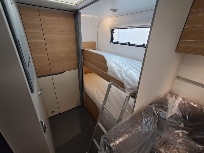 En venta Adria Adria Adora 573 PT Blanco 2025 Barcelona foto 12