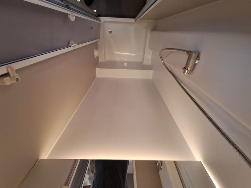 En venta Adria Adria Adora 573 PT Blanco 2025 Barcelona foto 18