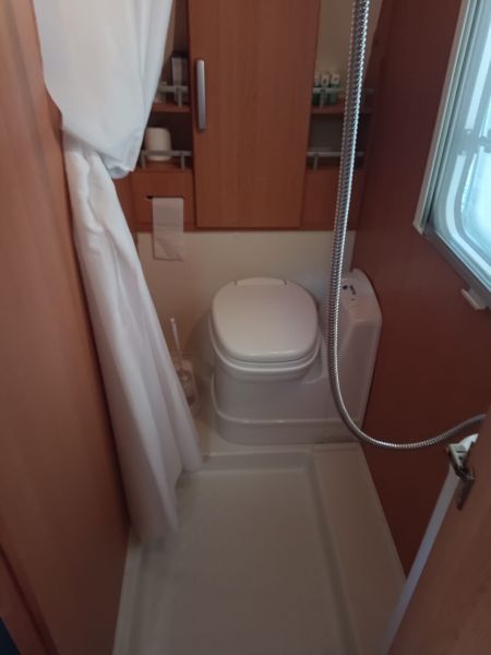 En venta Knaus SPORT 450 FU Blanco 2008 Granada foto 9