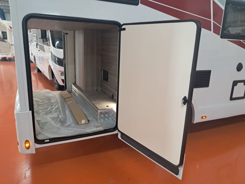 En venta Roller Team Roller Team Ford Fronos Fit 281 TL Selekt Open Air 165 CV 2026 Blanco 2026 Barcelona foto 7