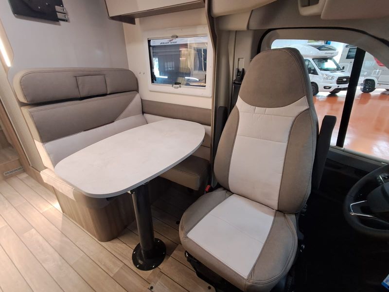 En venta Roller Team Roller Team Ford Fronos Fit 281 TL Selekt Open Air 165 CV 2026 Blanco 2026 Barcelona foto 9