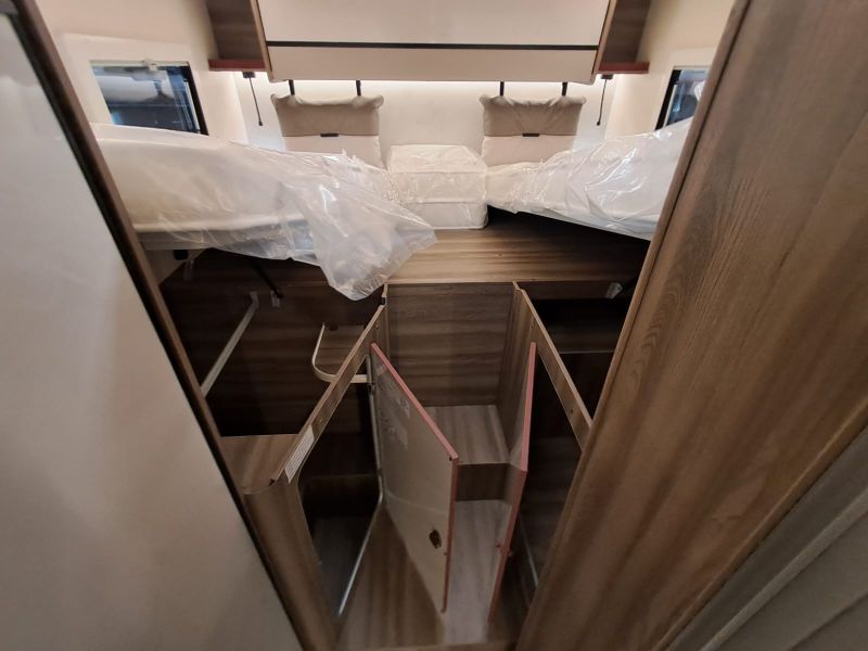 En venta Roller Team Roller Team Ford Fronos Fit 281 TL Selekt Open Air 165 CV 2026 Blanco 2026 Barcelona foto 16