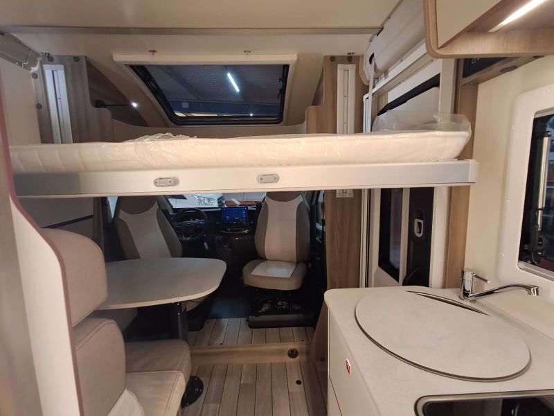 En venta Roller Team Roller Team Ford Fronos Fit 281 TL Selekt Open Air 165 CV 2026 Blanco 2026 Barcelona foto 18