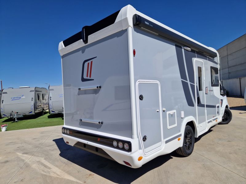 En venta Challenger CHALLENGER 260 GRAPHITE EDITION Gris 2026 Madrid foto 4