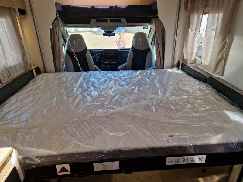 En venta Challenger CHALLENGER 260 GRAPHITE EDITION Gris 2026 Madrid foto 10