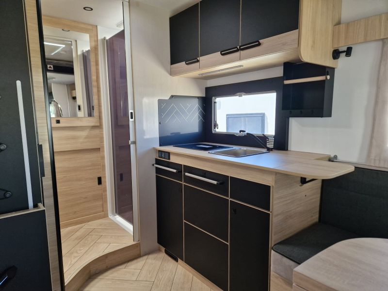 En venta Challenger CHALLENGER 260 GRAPHITE EDITION Gris 2026 Madrid foto 16