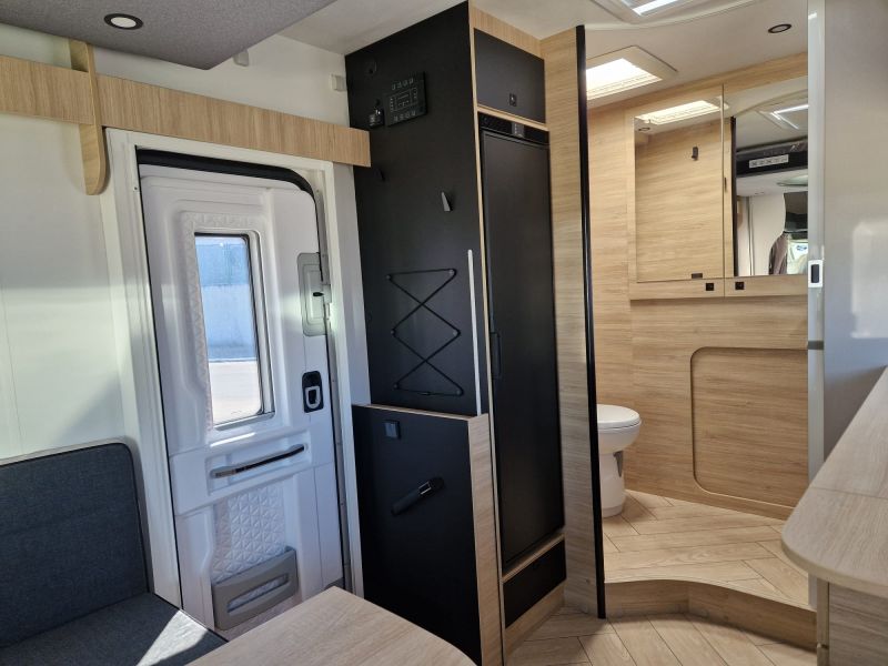 En venta Challenger CHALLENGER 260 GRAPHITE EDITION Gris 2026 Madrid foto 17