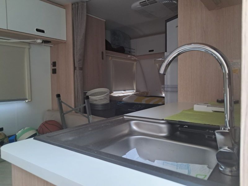 En venta Adria 472 pk Blanco 2022 Barcelona foto 5